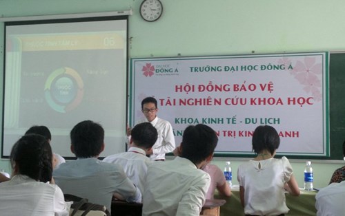 “Một vài cảm nhận về buổi bảo vệ đề tài NCKH của các em sinh viên khoa Kinh tế, Đại học Đông Á”