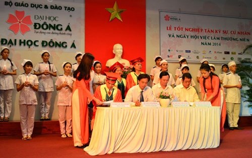 Đại học Đông Á: Doanh nghiệp trực tiếp tuyển dụng sinh viên vừa tốt nghiệp ngay tại nơi đào tạo