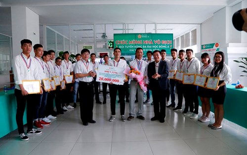  Tuyên dương tuyển ĐH Đông Á - Nhà vô địch VUG 2018 KV ĐN!