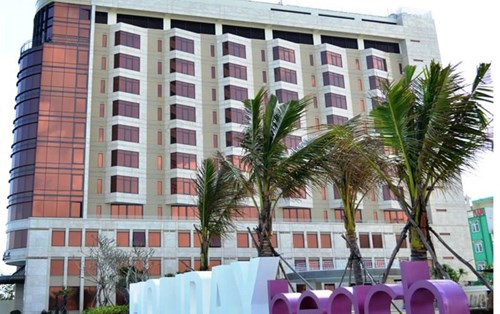 Khách sạn Holiday Beach tuyển dụng