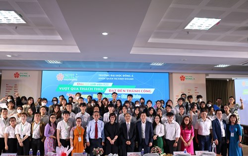 Hoạt động chào đón tân sinh viên K22 của Khoa Quản trị kinh doanh