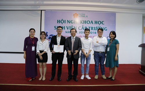 Sinh viên khoa QTKD đã đạt thành tích xuất sắc trong "Cuộc thi Sinh viên NCKH và Sáng tạo khởi nghiệp Cấp trường năm học 2017 - 2018"