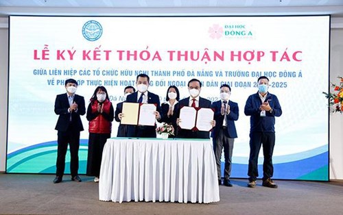Đại học Đông Á ký hợp tác triển khai các hoạt động đối ngoại nhân dân giai đoạn 2022 – 2025