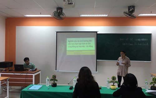 Khoa Quản trị tổ chức bảo vệ Đề cương NCKH sinh viên tháng 11/2019