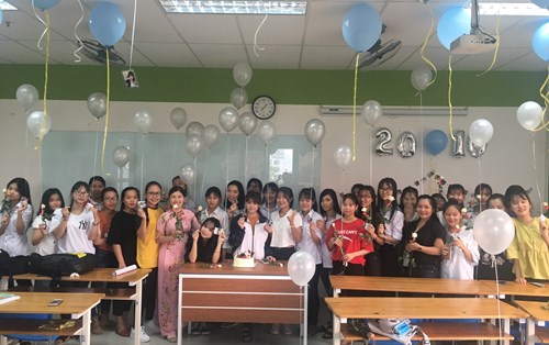 Sự kiện 20-10 theo phong cách của SV ngành Quản trị kinh doanh