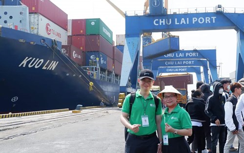 Chuyến tham quan, kiến tập bổ ích tại cảng Chu Lai của sinh viên Đại học Đông Á